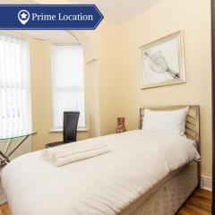 Comfy Suite 2 - Private Room in Eccles