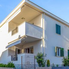 Apartments with parking space Okrug Gornji, Ciovo - 23151