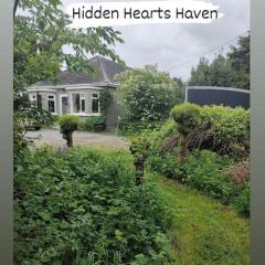 Hidden Hearts Apartment & Woodfired Hottub Spa