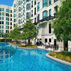 Close to BTS 600m E14 Sukhumvit 72