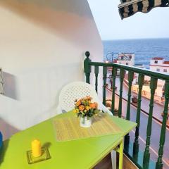 One bedroom apartement at Santiago del Teide 50 m away from the beach with sea view balcony and wifi