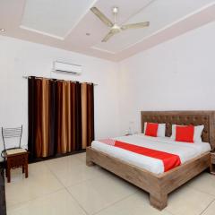 OYO Flagship 31031 DS Royal Guest House