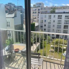 Studio calme, balcon vue jardin, proche Bastille & Marais