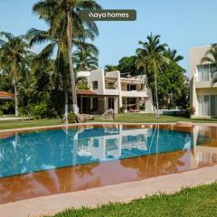 Amazing House with Private Pool - Tennis & Paddle Court