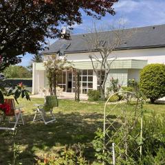 Maison familiale grand jardin à pied plage et commerces