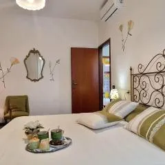 Garden House With Private Parking - Belcantovillas