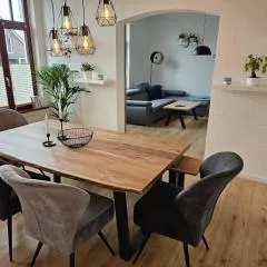 95qm Erdgeschosswohnung im Villenviertel vollausgestattet mit Kamin, Balkon und Garten - WLAN gratis