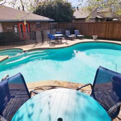 Prime Location Getaway with Pool and Theatre Room 3Bedroom 2Bath