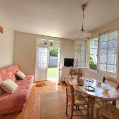 Maison Authentique: Plage, Commerces et Jardin Clôturé - FR-1-364-33