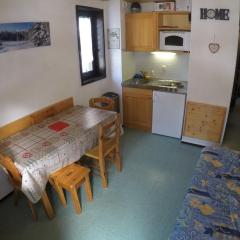 Studio 4 pers avec balcon à 600m des remontées mécaniques, parking et animaux admis - FR-1-676-81