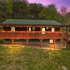 "Avail June Promotion" Minutes to Old Mans Cave, Hiking, Craft show Kingbed HotTub Firepit XBOX1 WIFI