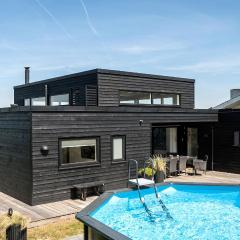 Gorgeous Home In Asnæs With Sauna