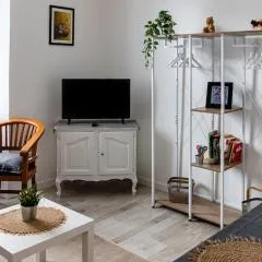 Studio rénové - lumineux avec local pour vélos