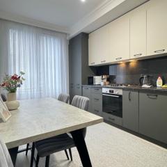 Central Beautiful Apartment with Parking