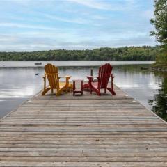 3BR Rebecca Lakehouse with Fireplace Wifi and Dock