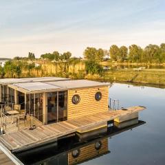 Gorgeous Ship In Ophoven With Lake View