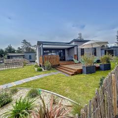 Chalet de standing, 7 couchages, piscine chauffée, proche plage et commerces, WIFI inclus - FR-1-361-463