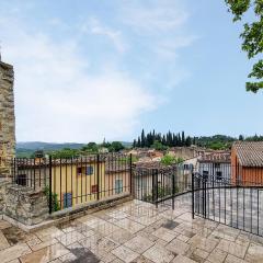 Nice Apartment In Carcs With Kitchen