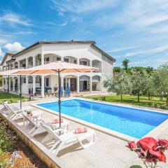 2 Bedroom Lovely Apartment In Nova Vas
