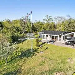 3 Bedroom Stunning Home In Sby