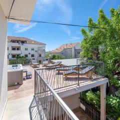 Awesome Home In Pirovac With Kitchen