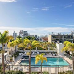 Burleigh Beachside Retreat