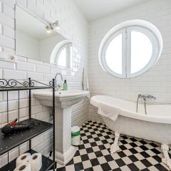 Pomorskie Apartamenty Bernadowska B&W