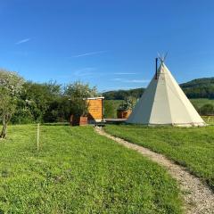 Nuit insolite en Tipi avec bain nordique privatif, petits déjeuners inclus