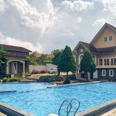 Urbanview Hotel Villa Q Gisting by RedDoorz