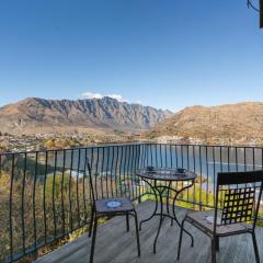 Remarkable Views - Queenstown Holiday Home
