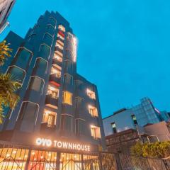 Super OYO Townhouse 2 Hotel Gunung Sahari