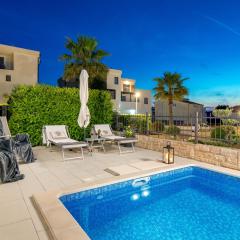 Luxury apartment Hyperion with private pool and garden