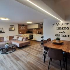 Ferienwohnung Gartenblick mit Pool und Kinderspielplatz