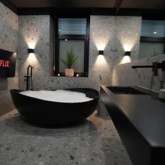 Luxusapartment mit Badewanne und Parkplatz