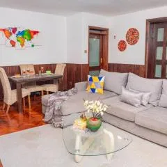 Elegant 1 BR near Westgate Mall
