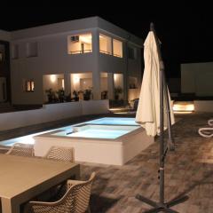 Holiday House emjalemi