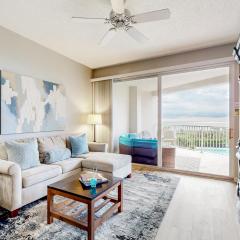 Seaside Serenity: Beachfront Haven in Palm Coast with resort amenities