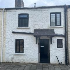 Lovely 2-Bed House in Caerphilly