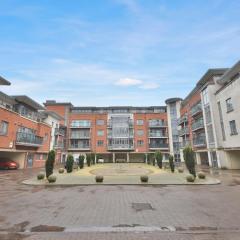Luxurious 3 Bedroom Penthouse in City Centre!