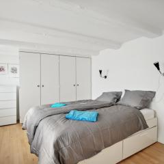 Come Stay in Laksegade: 1BR 300m from KGS Nytorv