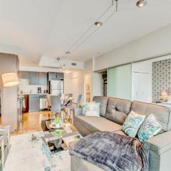 Luxury 2BR Condo - King Bed - Stunning City Views