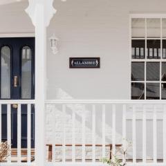 'Allambee' Heritage cottage in trendy South Hobart