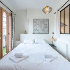 Pretty 2 rooms in the city center