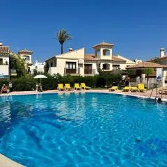 Casa Brisa Vera Costa con piscina abierta todo el año
