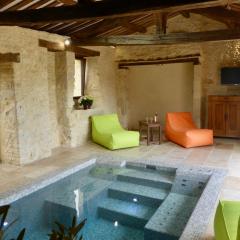lesgitesdefred en Dordogne, Maison Le Causse, piscine-spa intérieure chauffée toute l'année