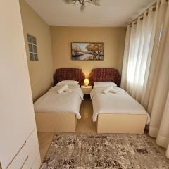 Linda's Guest House