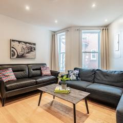 Ideal Group Stay in Charming Le Plateau Near Metro