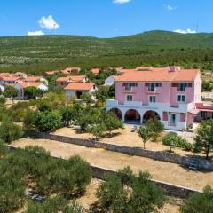 Family friendly apartments with a swimming pool Krusevo, Novigrad - 23039