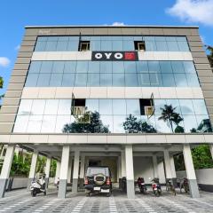 OYO Moonlit Royal Grand Suite