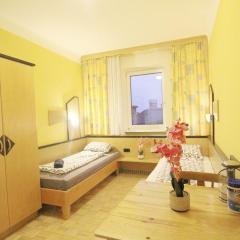 Double Room in Hütteldorfer Straße Area